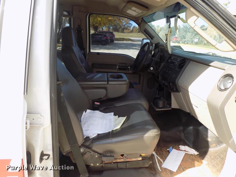 image for item DD3501 2010 Ford F350 Super Duty Crew Cab utility bed pickup truck