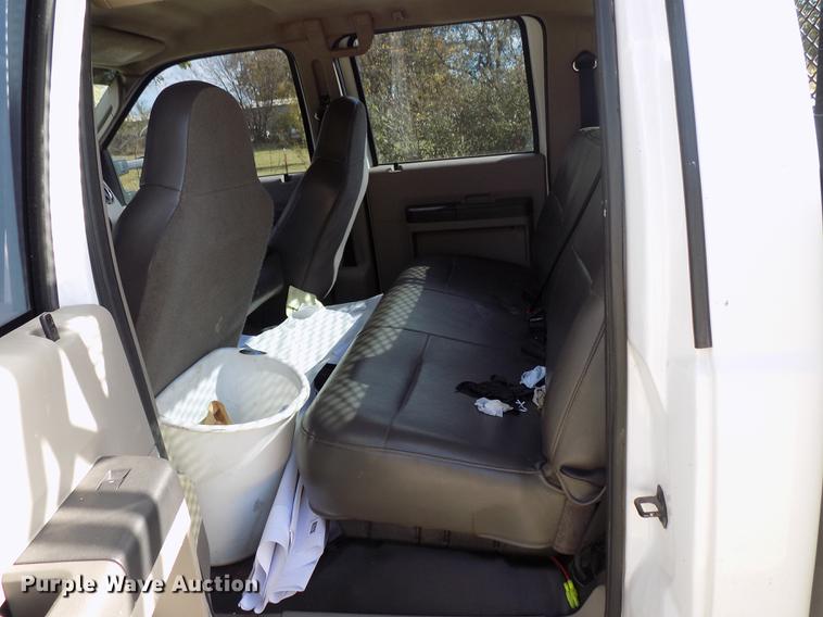 image for item DD3501 2010 Ford F350 Super Duty Crew Cab utility bed pickup truck