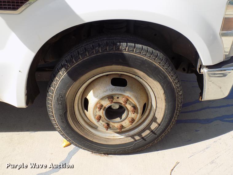 image for item DD3501 2010 Ford F350 Super Duty Crew Cab utility bed pickup truck