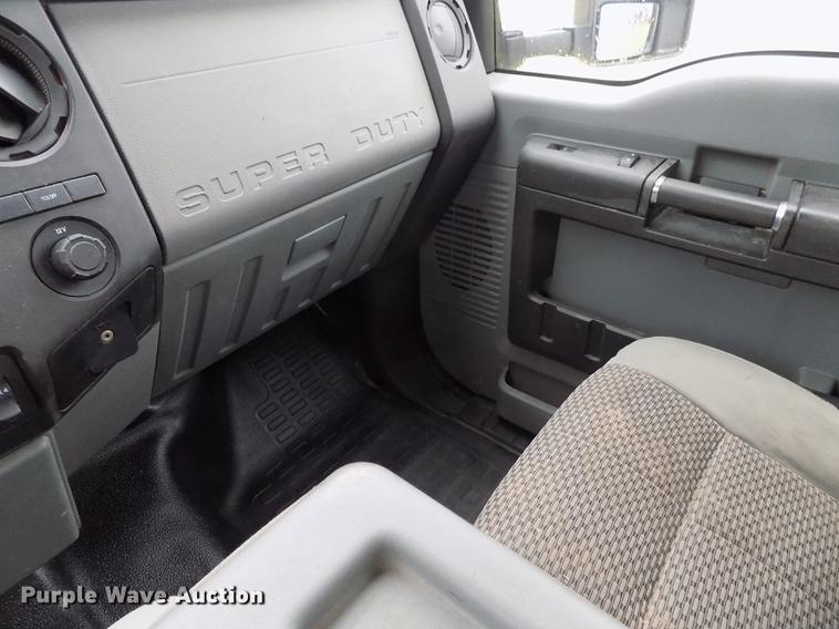 image for item DD3513 2013 Ford F350 Super Duty Crew Cab utility bed pickup truck