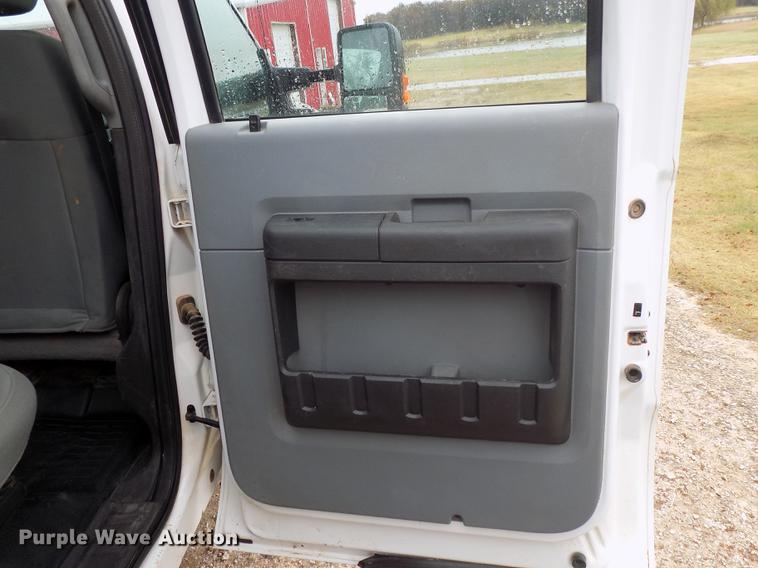 image for item DD3513 2013 Ford F350 Super Duty Crew Cab utility bed pickup truck