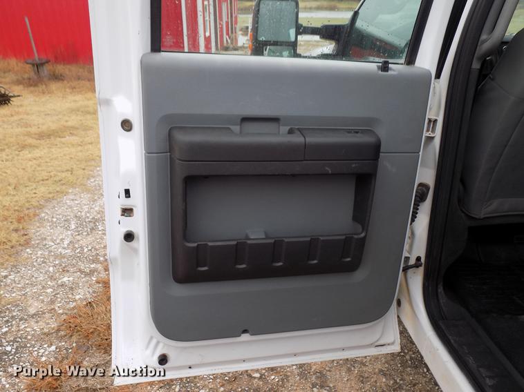image for item DD3513 2013 Ford F350 Super Duty Crew Cab utility bed pickup truck