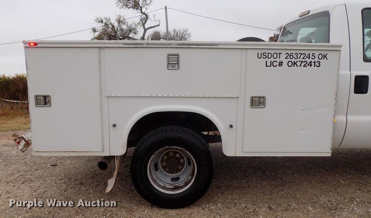 image for item DD3513 2013 Ford F350 Super Duty Crew Cab utility bed pickup truck