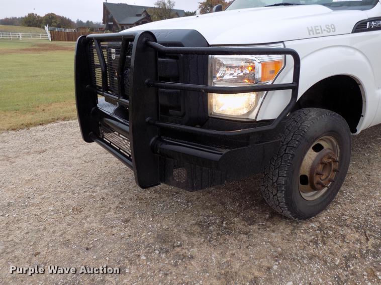 image for item DD3513 2013 Ford F350 Super Duty Crew Cab utility bed pickup truck