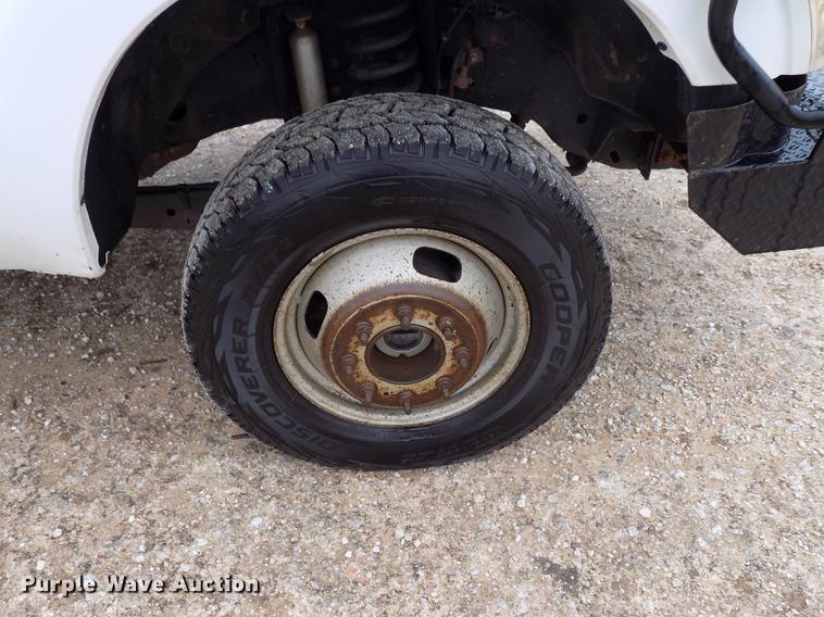 image for item DD3513 2013 Ford F350 Super Duty Crew Cab utility bed pickup truck