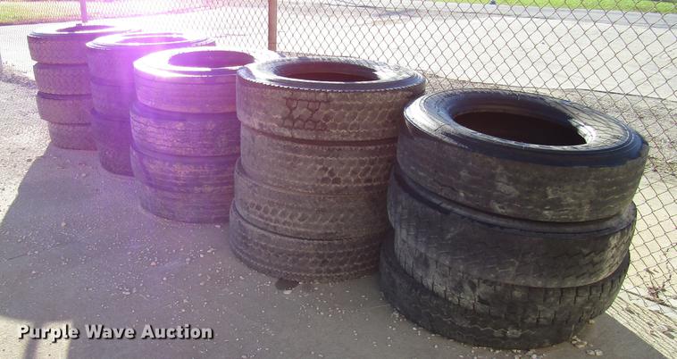 image for item DD3739 (20) tires