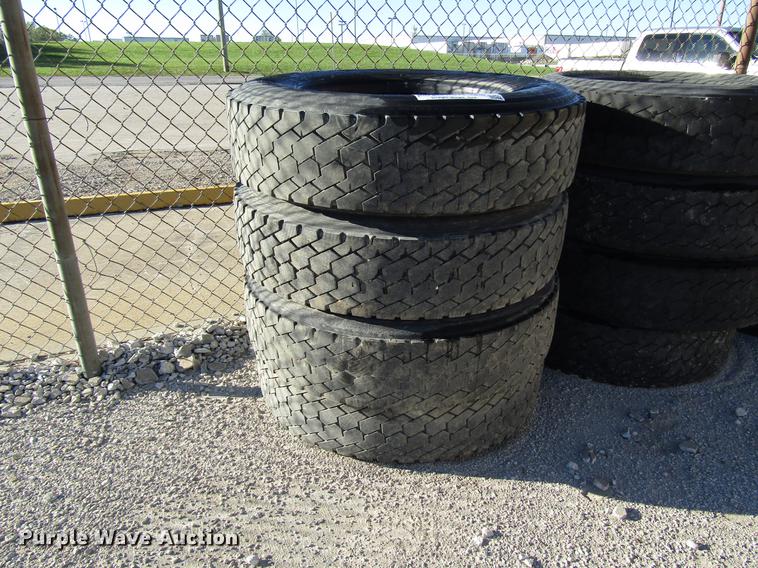 image for item DD3739 (20) tires