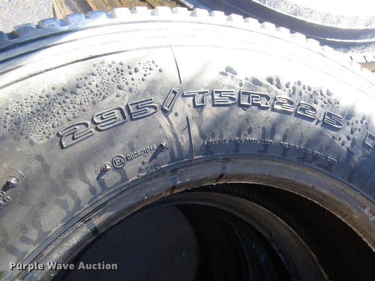 image for item DD3739 (20) tires