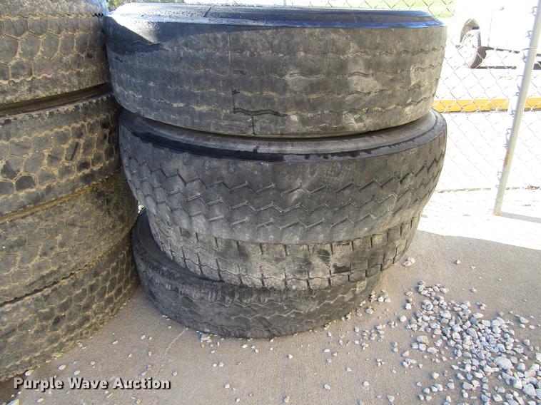 image for item DD3739 (20) tires