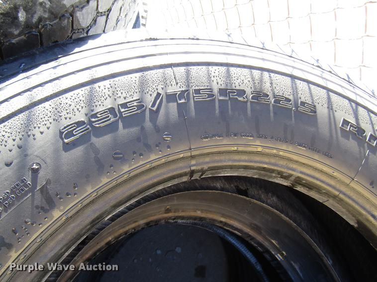 image for item DD3739 (20) tires