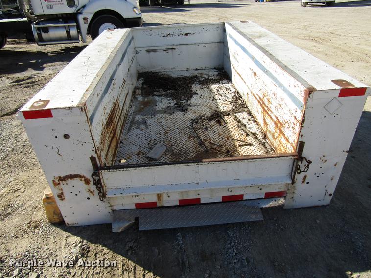 Reading utility bed in Harrisonville, MO Item DD3740 sold Purple Wave