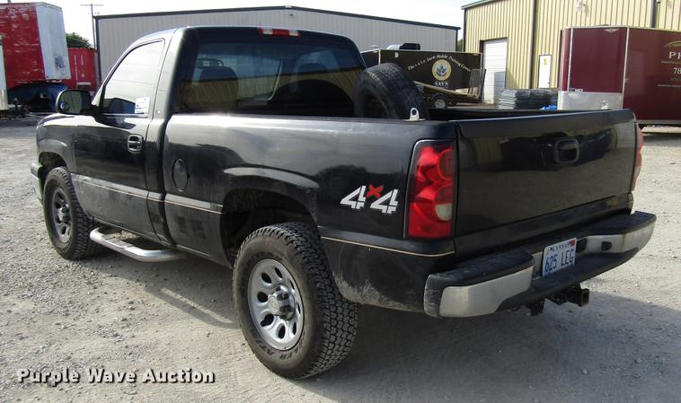 image for item DD3758 2006 Chevrolet Silverado 1500 pickup truck