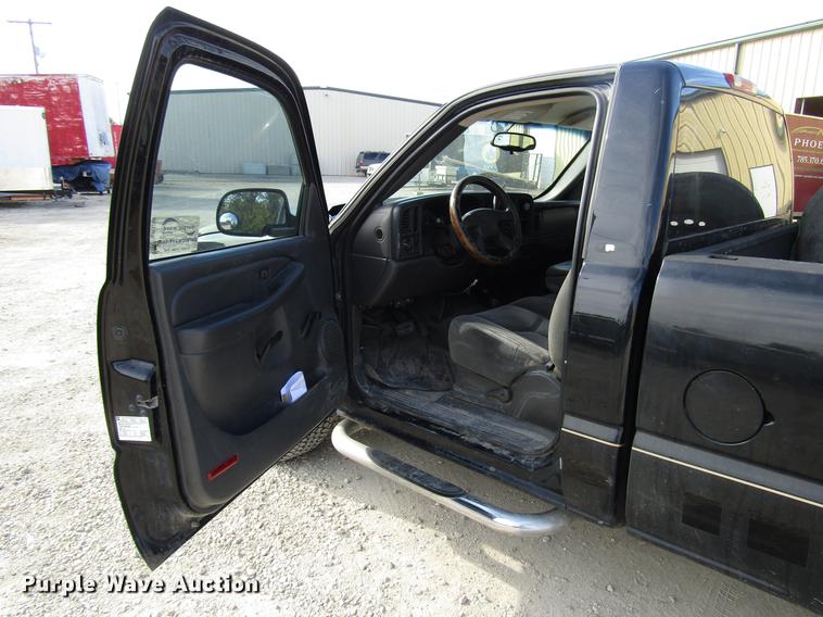 image for item DD3758 2006 Chevrolet Silverado 1500 pickup truck
