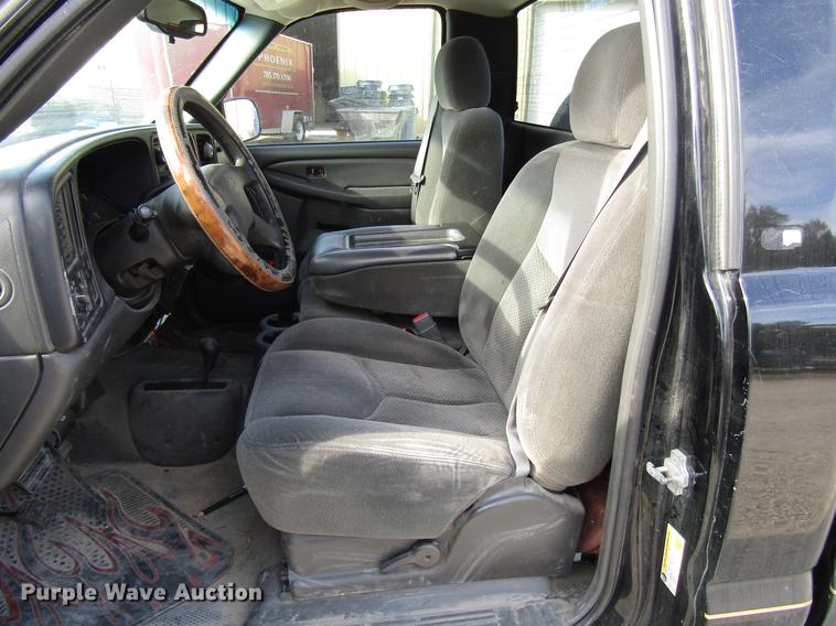 image for item DD3758 2006 Chevrolet Silverado 1500 pickup truck