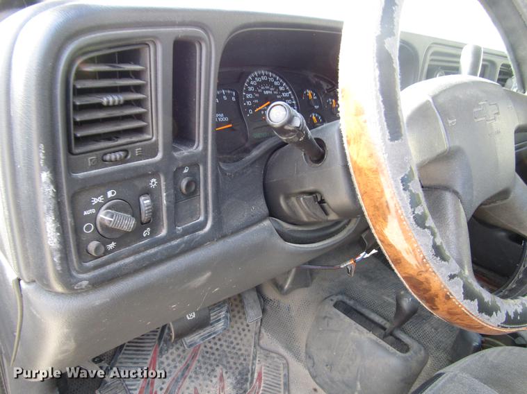 image for item DD3758 2006 Chevrolet Silverado 1500 pickup truck
