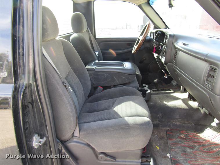 image for item DD3758 2006 Chevrolet Silverado 1500 pickup truck