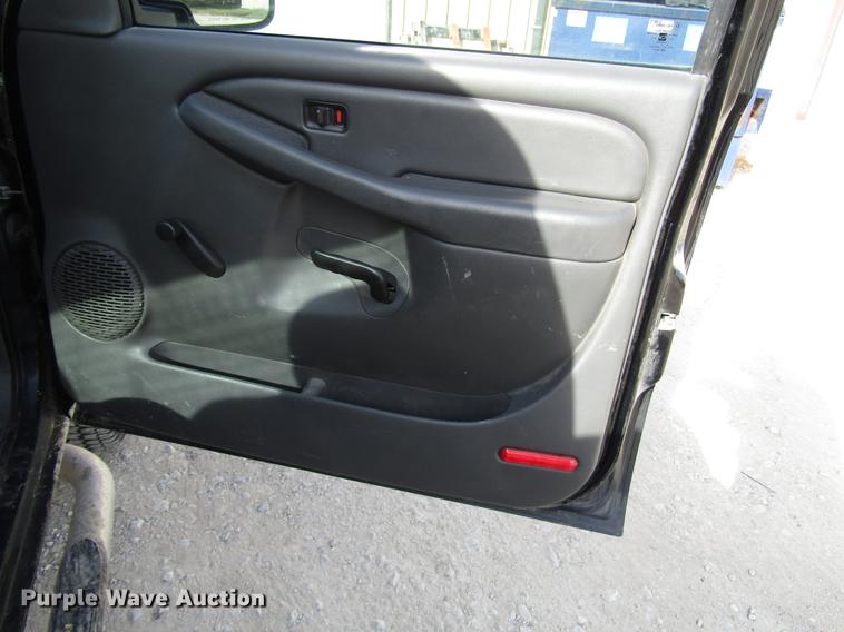 image for item DD3758 2006 Chevrolet Silverado 1500 pickup truck