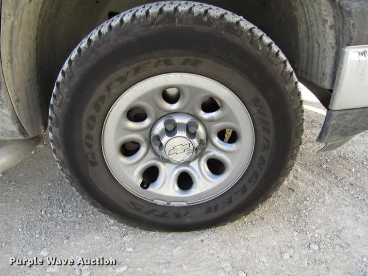 image for item DD3758 2006 Chevrolet Silverado 1500 pickup truck