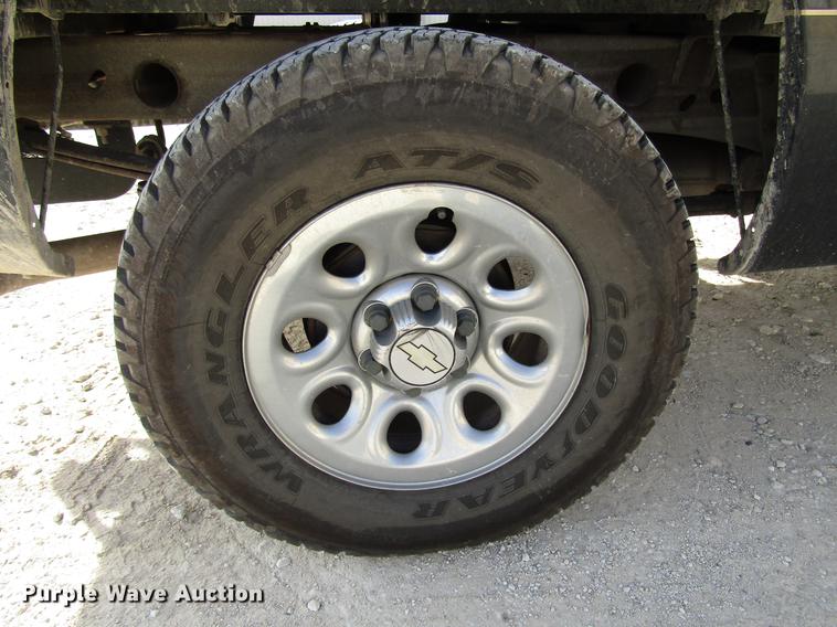 image for item DD3758 2006 Chevrolet Silverado 1500 pickup truck