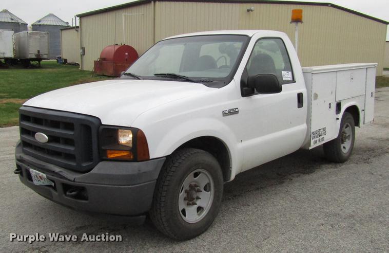 image for item DD3780 2006 Ford F250 Super Duty service truck