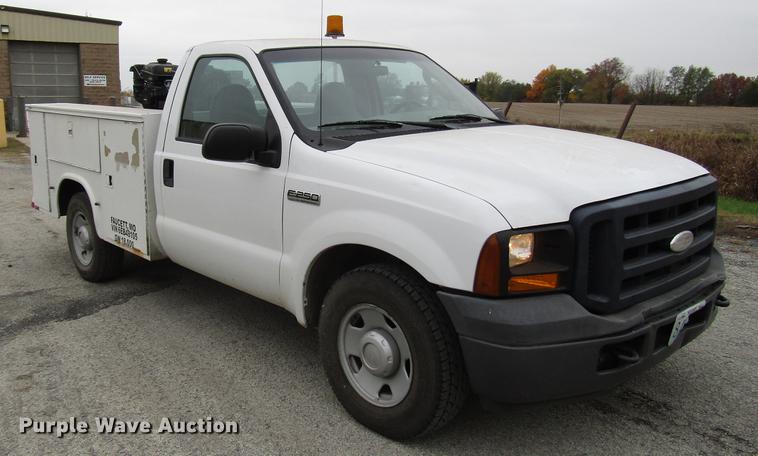 image for item DD3780 2006 Ford F250 Super Duty service truck