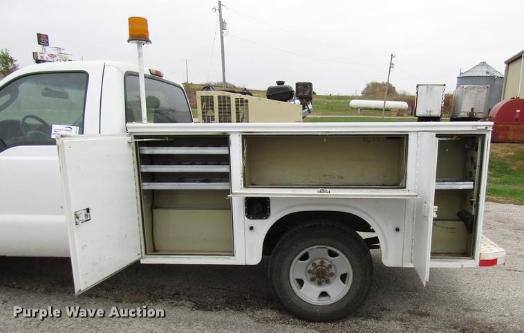 image for item DD3780 2006 Ford F250 Super Duty service truck