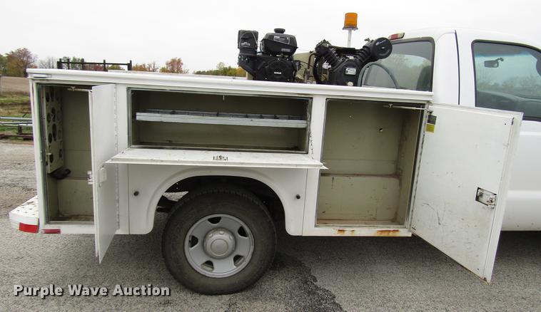 image for item DD3780 2006 Ford F250 Super Duty service truck