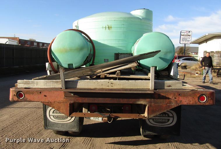 image for item DD3789 1973 Ford F600 flatbed truck