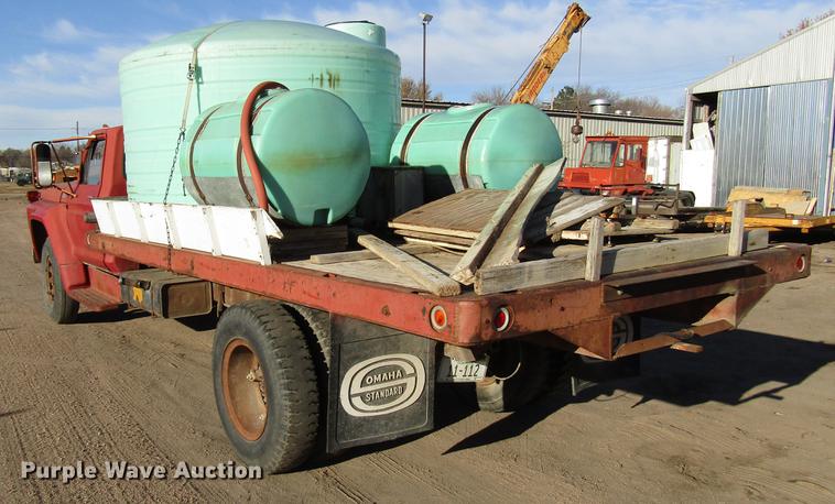 image for item DD3789 1973 Ford F600 flatbed truck