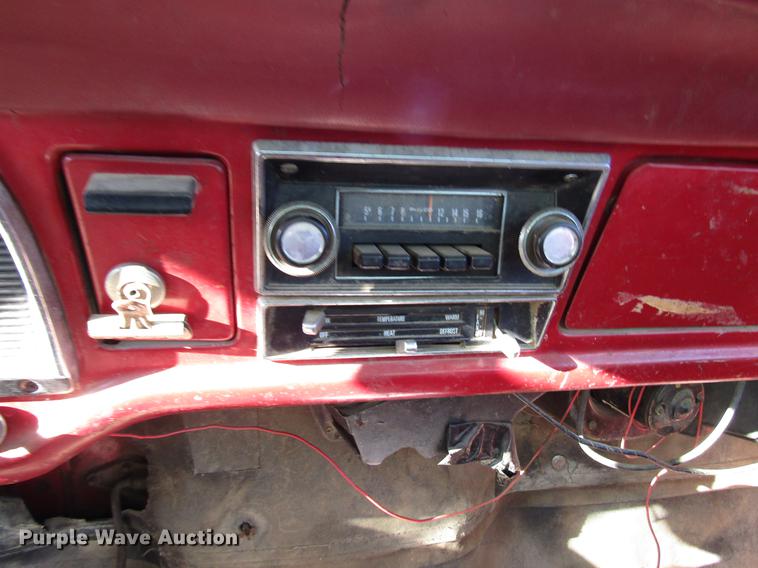 image for item DD3789 1973 Ford F600 flatbed truck