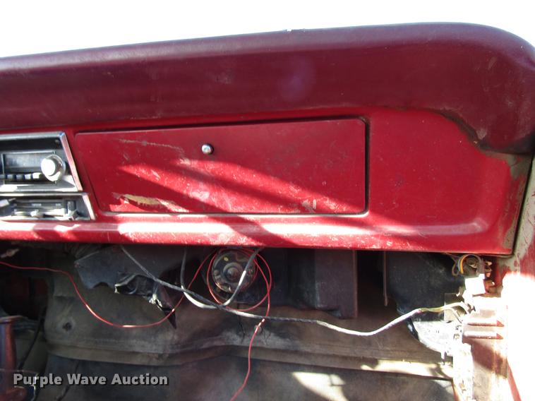 image for item DD3789 1973 Ford F600 flatbed truck