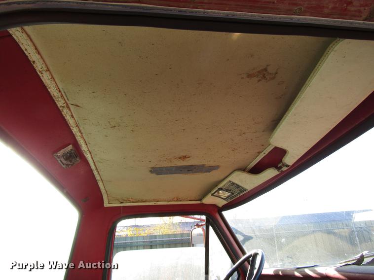 image for item DD3789 1973 Ford F600 flatbed truck