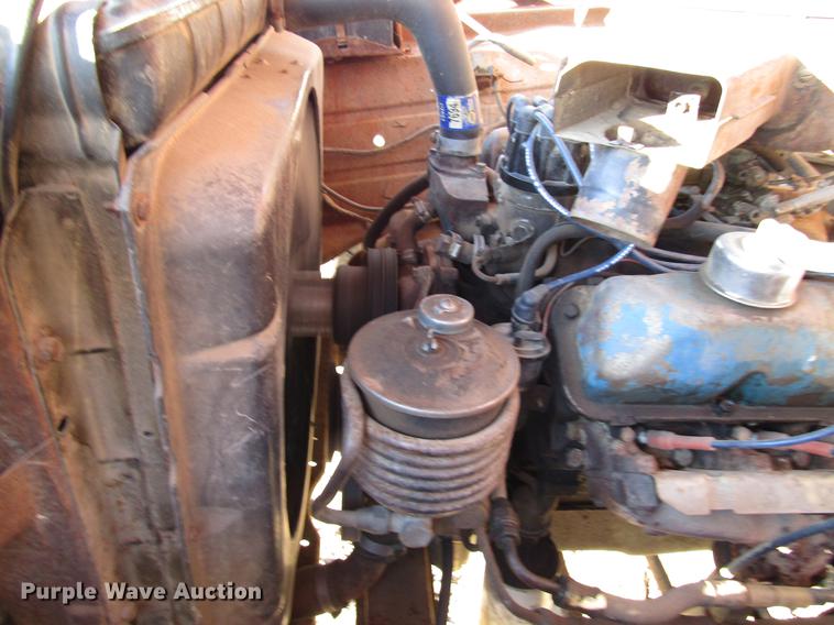 image for item DD3789 1973 Ford F600 flatbed truck