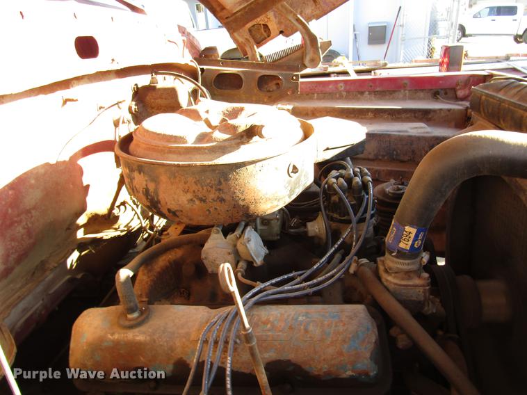 image for item DD3789 1973 Ford F600 flatbed truck