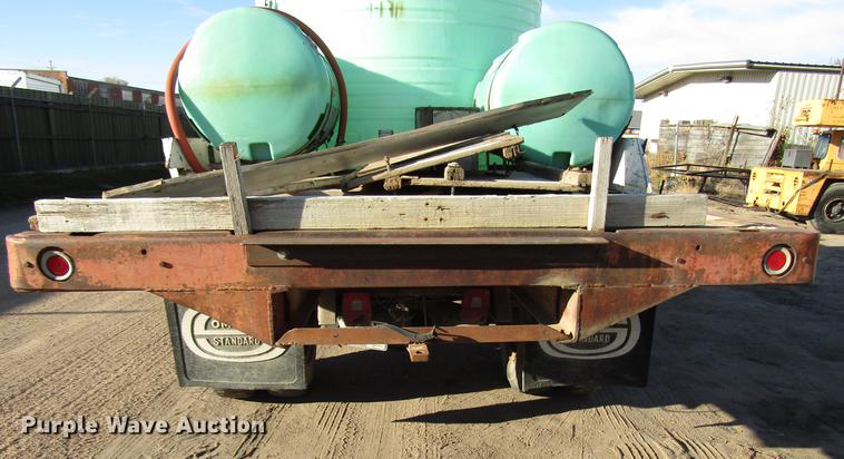 image for item DD3789 1973 Ford F600 flatbed truck