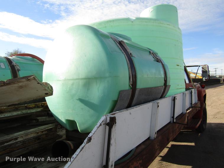 image for item DD3789 1973 Ford F600 flatbed truck