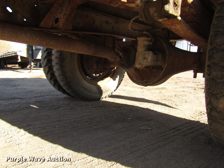 image for item DD3789 1973 Ford F600 flatbed truck