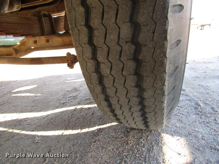 image for item DD3789 1973 Ford F600 flatbed truck