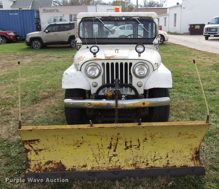 image for item DD3795 1966 Jeep 8322 SUV