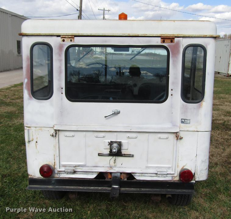 image for item DD3795 1966 Jeep 8322 SUV