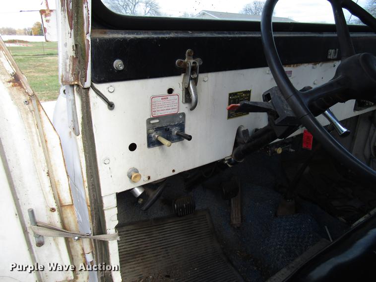 image for item DD3795 1966 Jeep 8322 SUV