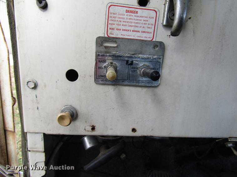 image for item DD3795 1966 Jeep 8322 SUV