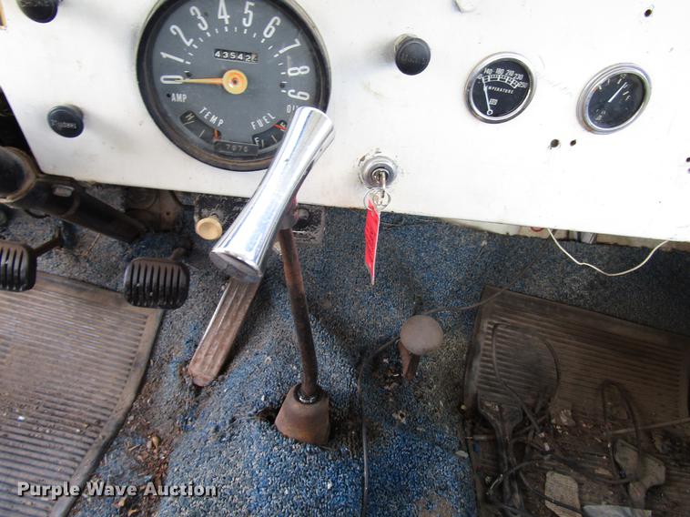 image for item DD3795 1966 Jeep 8322 SUV