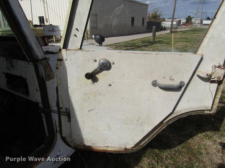 image for item DD3795 1966 Jeep 8322 SUV