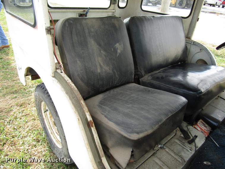 image for item DD3795 1966 Jeep 8322 SUV