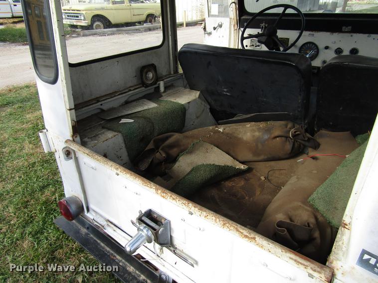 image for item DD3795 1966 Jeep 8322 SUV