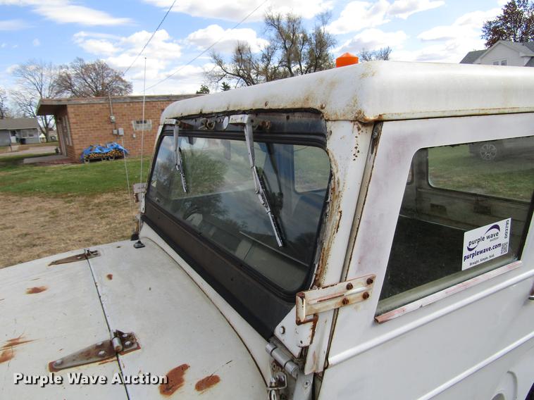 image for item DD3795 1966 Jeep 8322 SUV