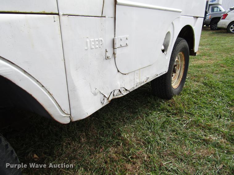 image for item DD3795 1966 Jeep 8322 SUV