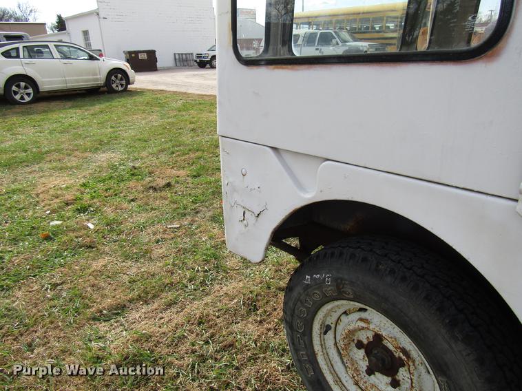 image for item DD3795 1966 Jeep 8322 SUV