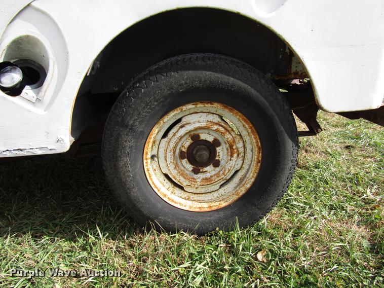 image for item DD3795 1966 Jeep 8322 SUV